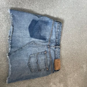 Snygg polo jeans kjol!!!🩷🩷 - Jörgen söt jeans kjol från polo ralph lauren med en detalj att det inte ska vara någon ficka!!🩷 Den går ej att köpa längre🩷🤗