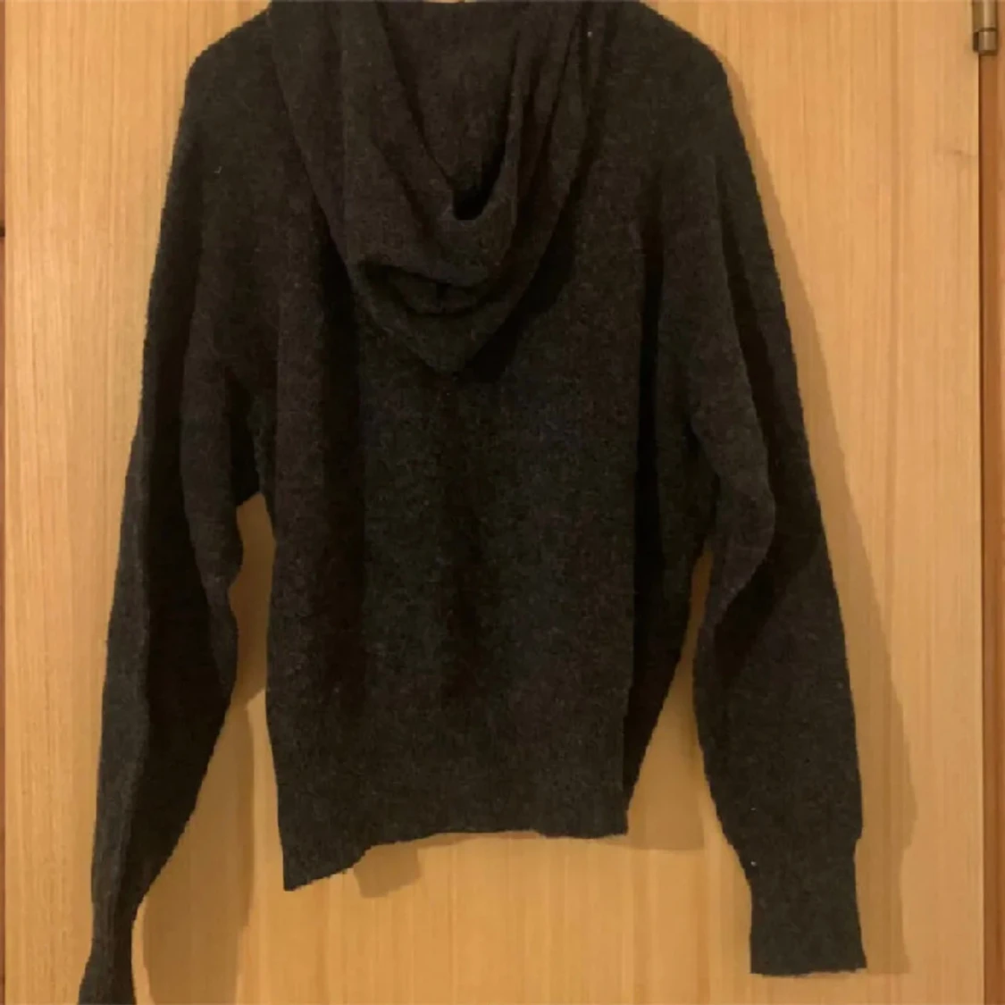 Mörkgrå hoodie från Vero Moda - 90