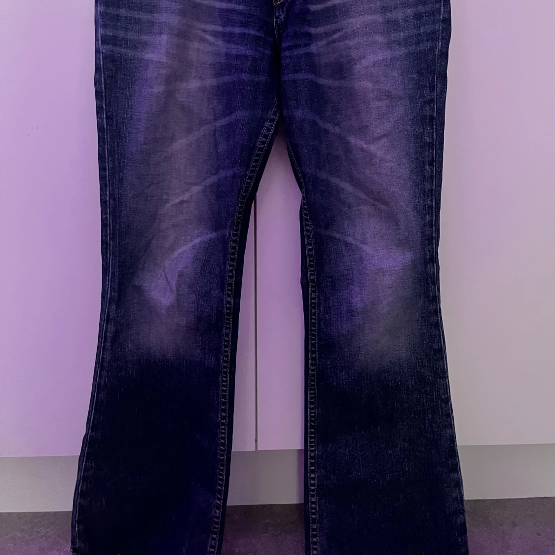Lågmidjade bootcut jeans ifrån märket Lee - 90