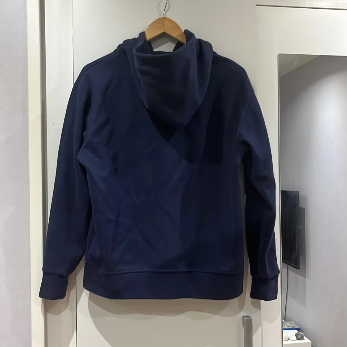 Jag säljer nu min helt nya polo zip jag säljer den för jag knappt använde den! - 90