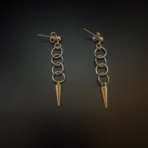 Örhängen  - Jättefina örhängen, egengjorda. Skriv vid frågor eller om du vill ha fler bilder! 