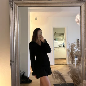 Klänning - Klänning svart ifrån BIKBOK. Storlek XS