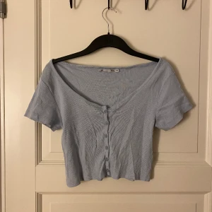 Blå t-shirt - Aldrig använd!