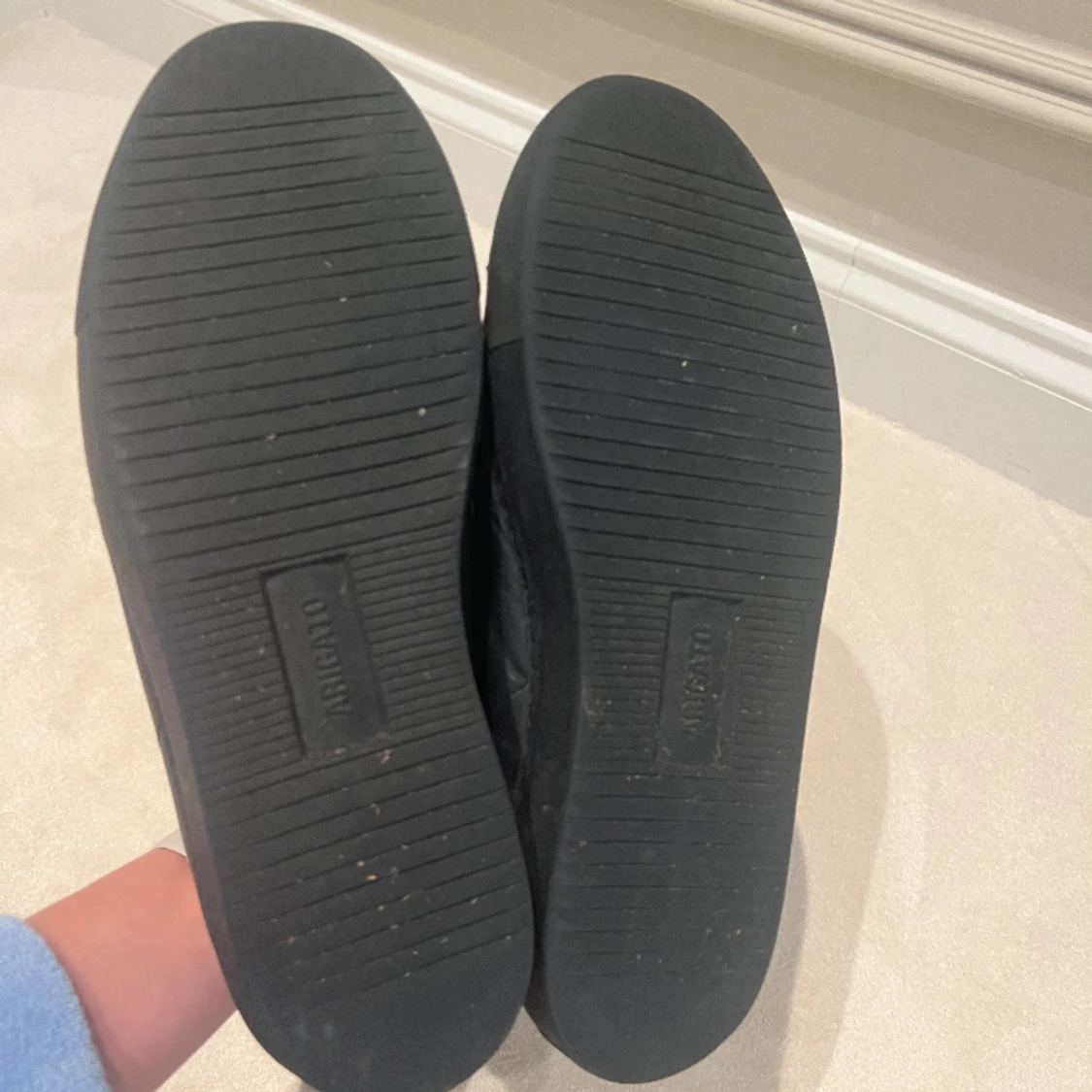 Axel arigato mörkblå 43 - 90