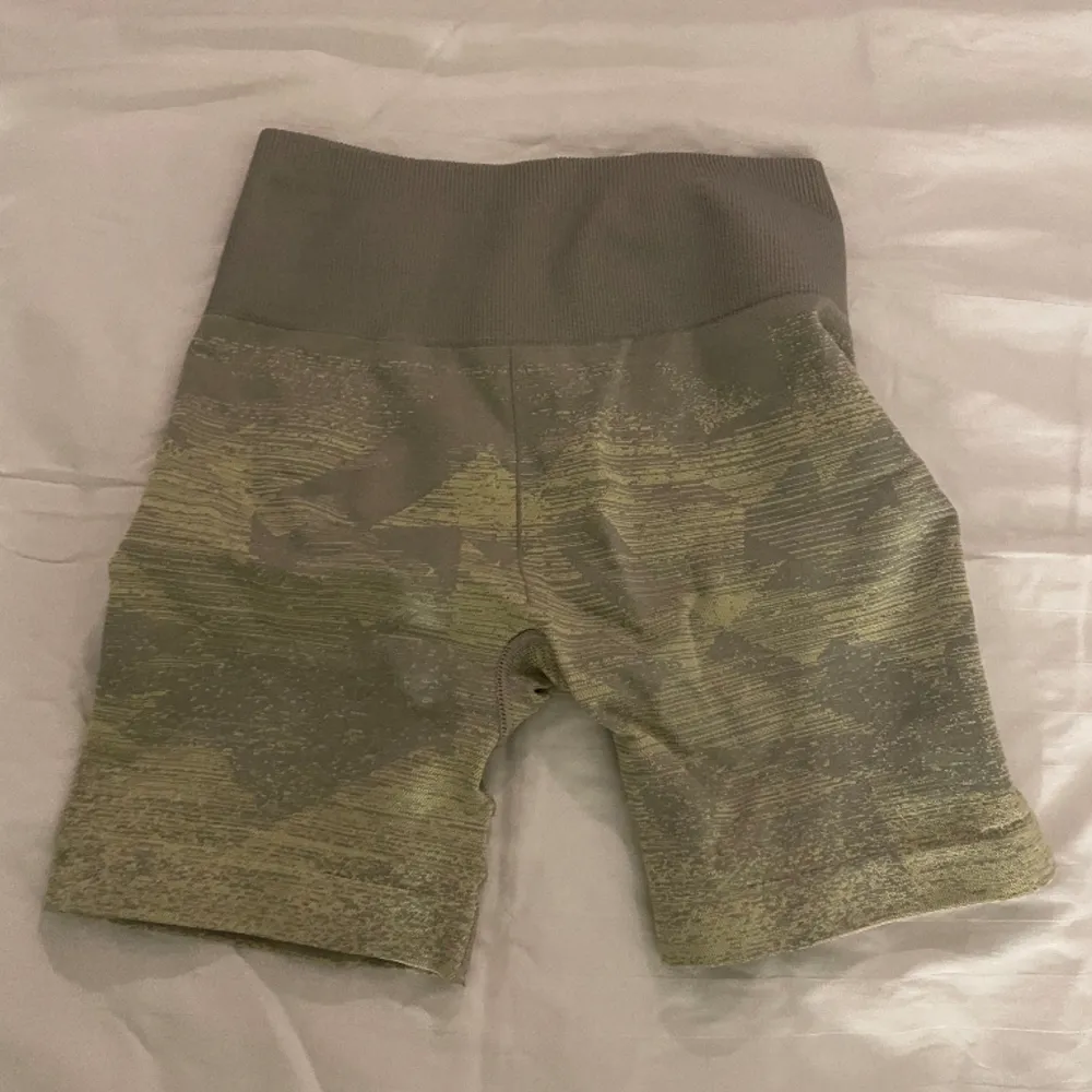 Superfina gymshark shorts, använda ca 3 ggr. Shorts.