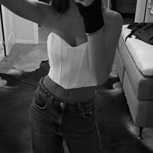 Korsett - Skit snygg! Går å ha med eller utan band 