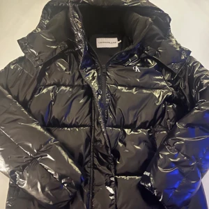 Calvin Klein Vinterjacka  - Vinterjacka från från Calvin Klein i Nyskick Storlek S  Nypris 3.995:-