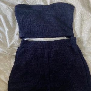 Set  - Säljer detta mysiga setet med shorts och en bandeu topp💖