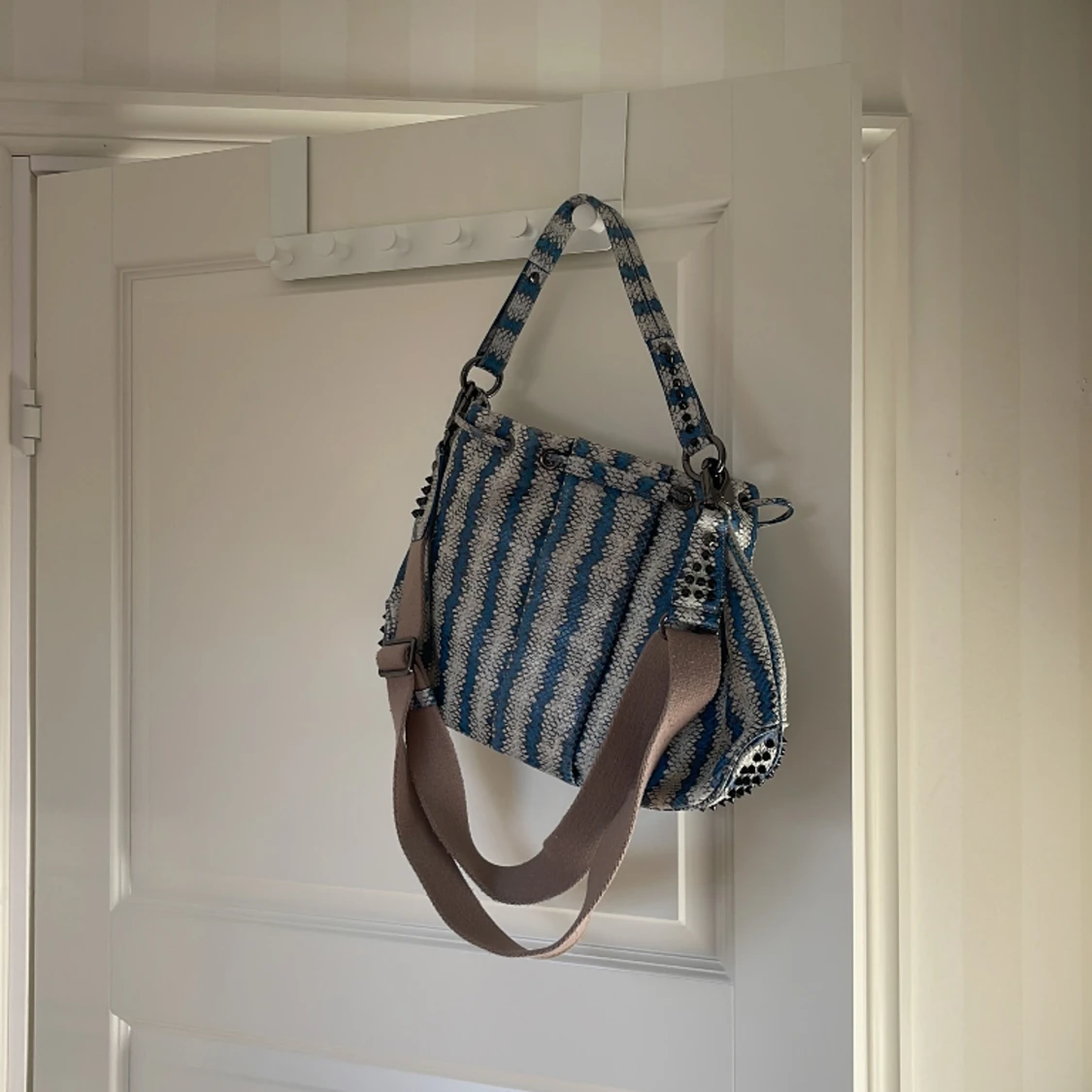 Blå/vit väska! - 90