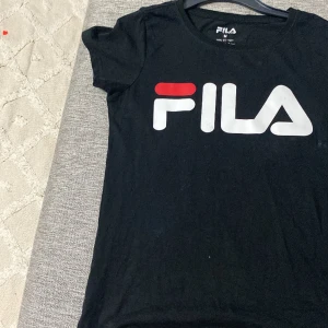 Fila t-shirt - Basic fila tröja.