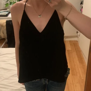 Festligt linne - Perfekt till sommaren💕Passar xs/S/ M då banden går att knyta efter egna mått