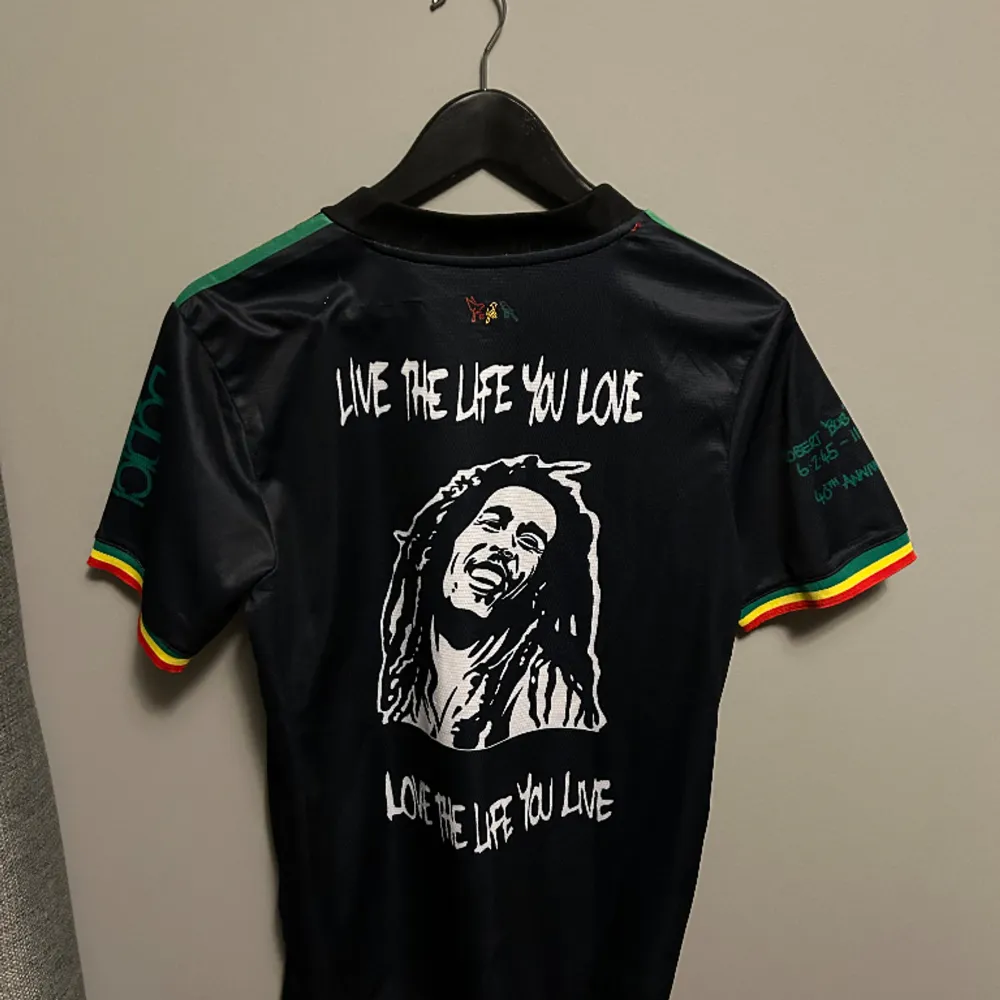 Bob Marley Ajax tröja . T-shirts.