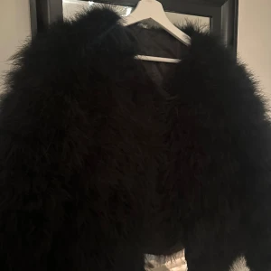 Fakepäls jacka - Aldrig använd, köpt secondhand. 