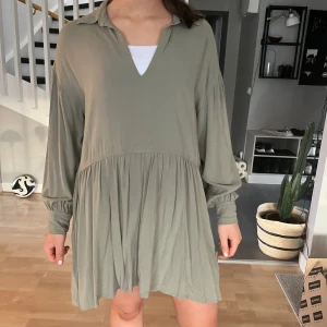 Grön klänning - Klänning som också kan användas som strandklänning!❣️ Jätteskön & tunn