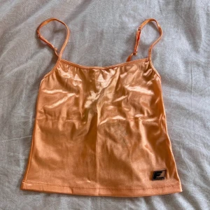 Metallic linne - Oanvänt linne!🌷