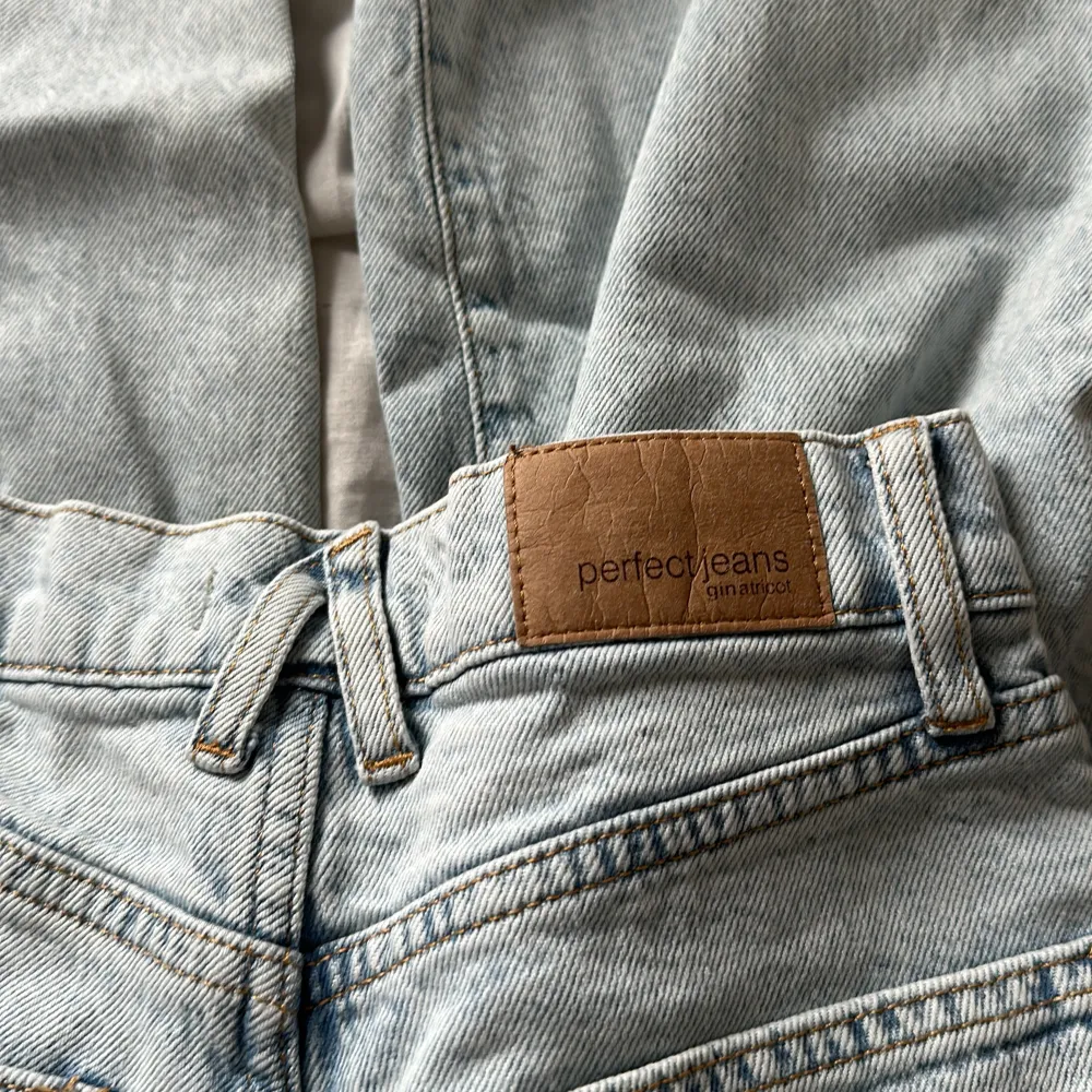 Baggy jeans från ginatricot! Säljer då de inte kommer till andvändning! ❤️. Jeans & Byxor.