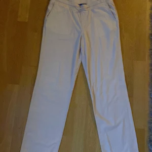 Linné byxor  - Strl 176, ny skick, säljer för att dem är för små för mig nu