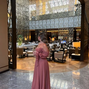 Festklänning  - Fin gammelrosa festklänning i storlek 36.