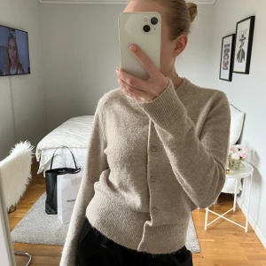 Stickad beige kofta - Superfin, bra kvalite! Xs 🤍