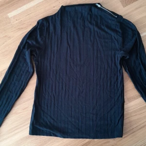 Tröja - Fint tröja som blivit för lite! 