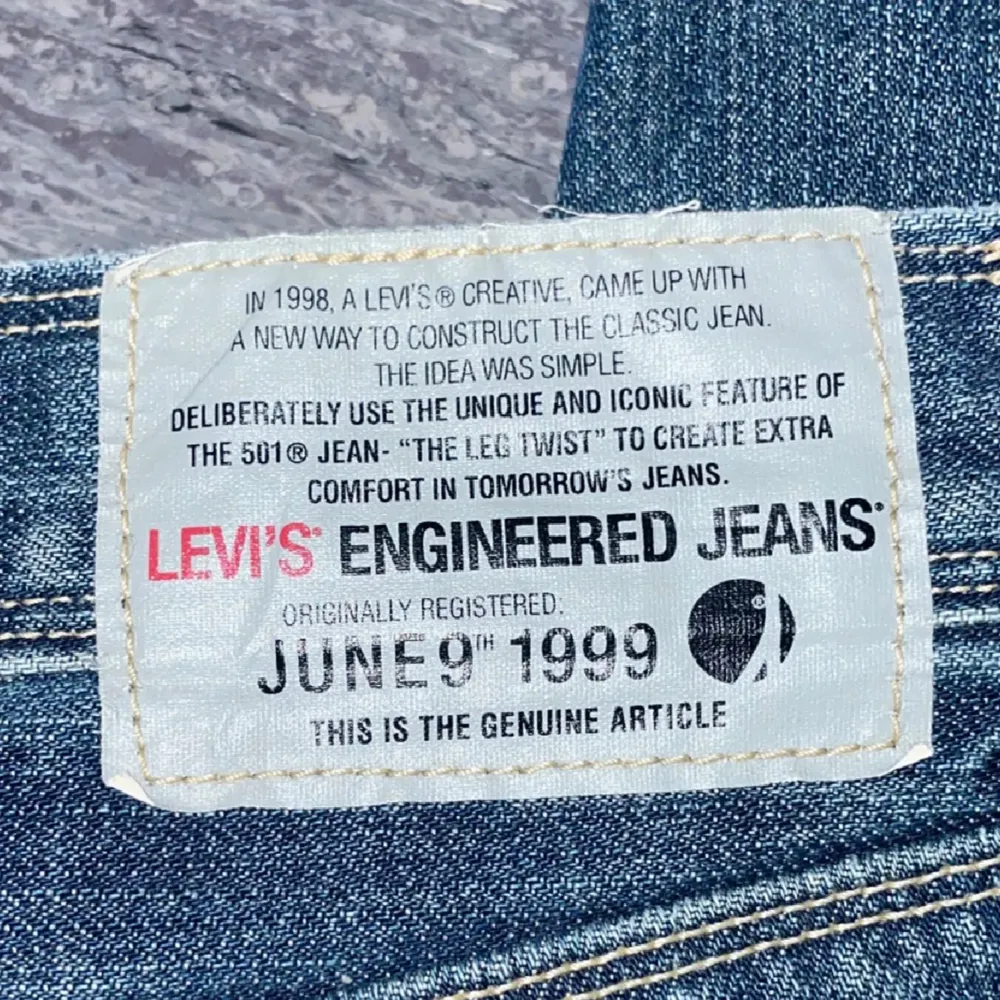 Jag säljer mina jättesnygga vintage jeans då jag inte använder de så mycket längre. Kom privat vid frågor osv!❤️. Jeans & Byxor.