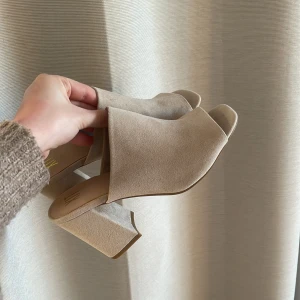 Klackskor  - Säljer dessa ursnygga klackskorna som använts endast 1 gång, säljer då de inte kommer till användning. Super sköna och i nyskick✨