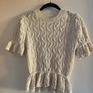 Topp från Zara - Fin topp från Zara perfekt nu till våren😍