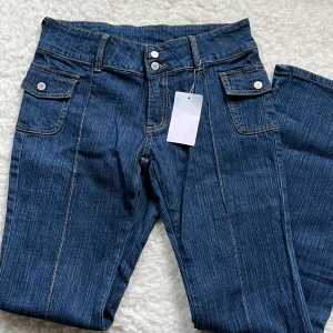 Agatha jeans  - Lågmidjade jeans i modellen Agatha från Brandy Melville. Helt oanvända med prislappen kvar⚡️