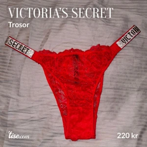 Victoria’s secret trosor bombshell diamanter 💎  - Helt nya oanvända, plasten på banden är till och med kvar. Se bilder. Storlek M, passar s/xs.  Säljer tillhörande bh till i en annan annons. Priset på dessa är tyvärr ej prutbart.