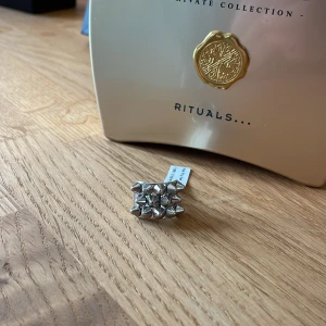 Edblad ring, (Peak Ring Steel) - Helt oanvänd Edblad ring. Stl XS (16,0 mm) Färg silver.