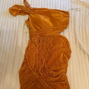 Fest klänning - Använt en gång endast