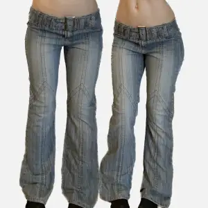 Super snygga och unika jeans från vintage butik i USA. Jag har aldrig använt dem men dem är i bra skick och är bekväma!! Hör av dig om du har några frågor :)