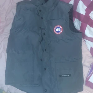Canasta goose väst  - Säljer min väst kan tänka byta mot ngt storlek S som ny