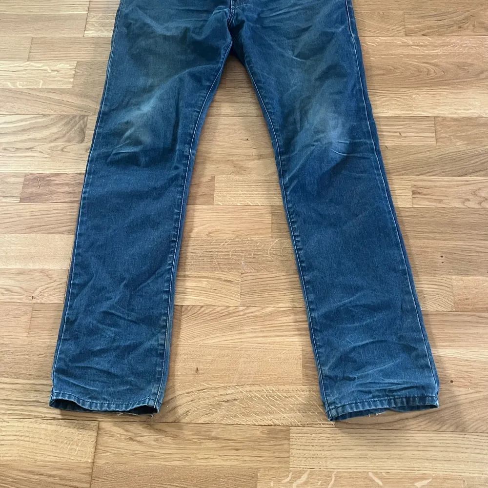 Otroligt snygga jeans från J Lindberg utan defekter. Nypris 1200 säljer för 199. Jeans & Byxor.