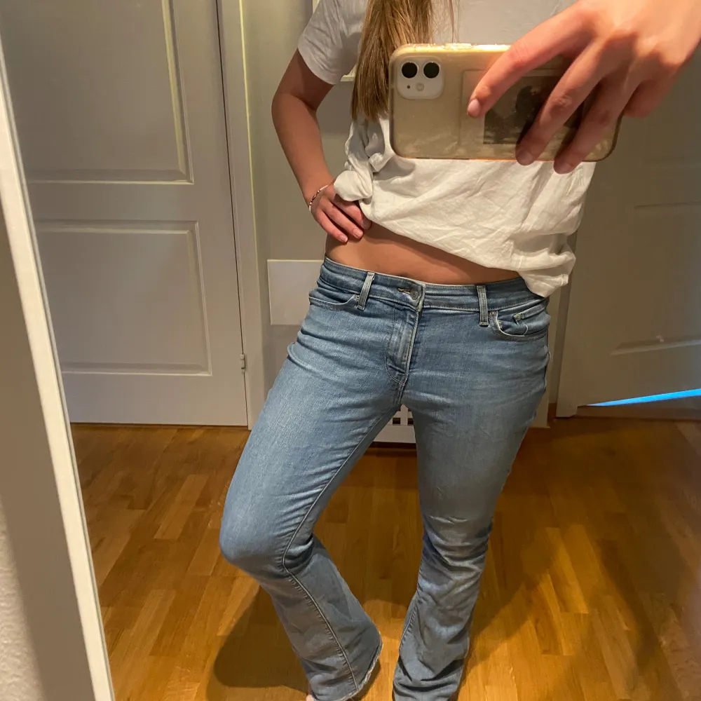 Super snygga jeans från Levis  Storlek S/ M. Jeans & Byxor.