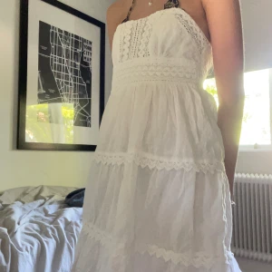 Sommarklänning  - Sååå fin sommarklänning som är köpt på en marknad i Italien i somras💗💗☺️☺️😍