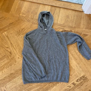 Merino Ull hoodie  - Merino ull hoodie från Cubus  Mycket bra skick 