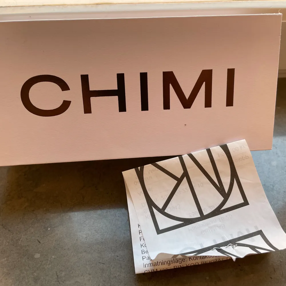 Säljer Chimi 04 Ecru 9/10 skick storlek Medium. Övrigt.
