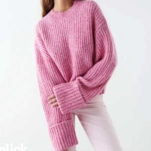 Stickad rosa tröja 💕 - Helt oanvänd tröja från Gina! Ny pris ligger runt 400-500! Säljer för 150+ frakt. (Pris kan diskuteras) 💕