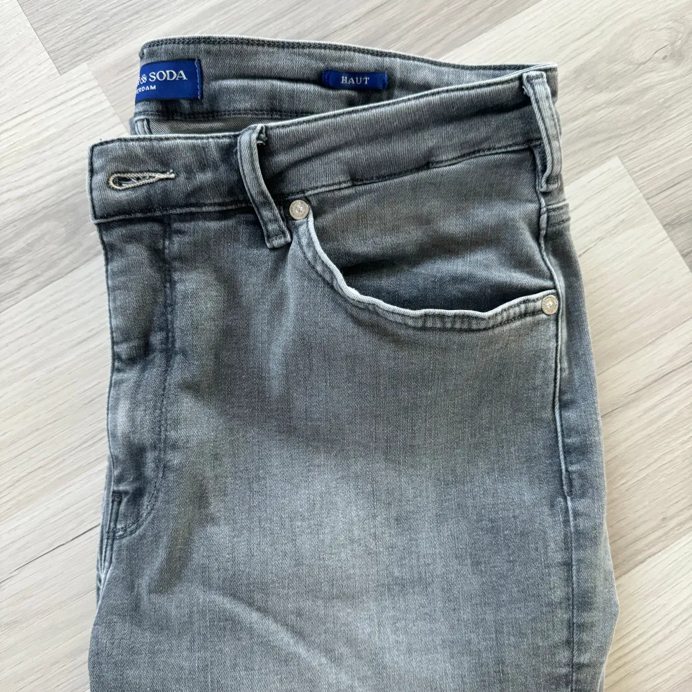 Använd endast 1 gång , säljer pga min man inte använder den längre. Ordpris 990kr . Jeans & Byxor.