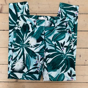 Nya byxor stl 34 (S) - Endast provade  Stretch 