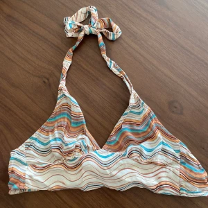 Grop topp  - En topp från Pull & Bear i olika färger Storlek xs och true to size🌸🥰