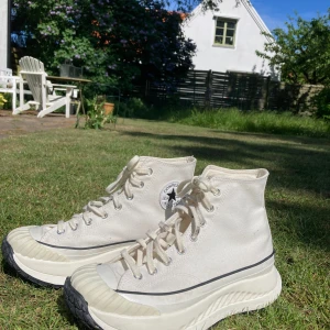 Converse Chuck 70 ATCX - Storlek 43, knappt använda men har lite svart smuts på skosnöret och tungan. Nypris 1200