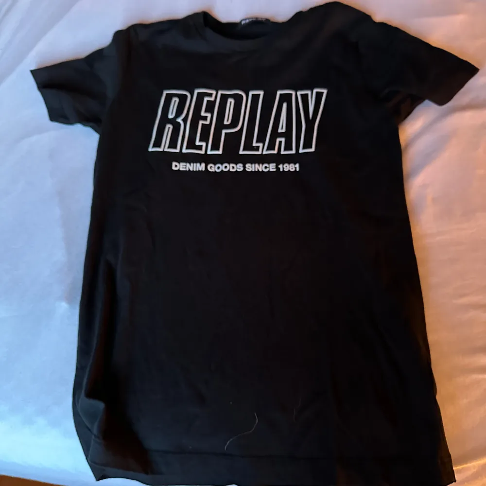 Helt ny T-shirt från replay 150cm-12 år . T-shirts.