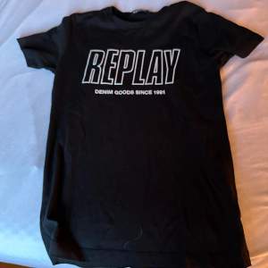 Helt ny T-shirt från replay 150cm-12 år 