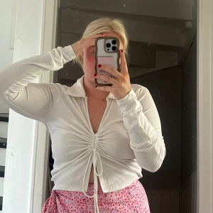 Topp - Snygg topp från Gina tricot 