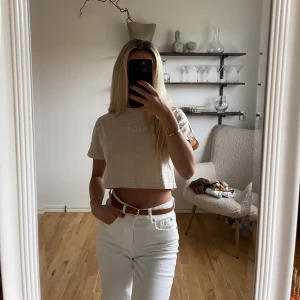 Croppad tröja  - Fint skick 