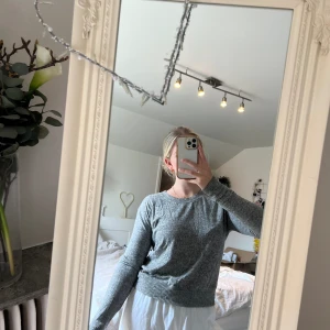 Thin sweater - Soft and thin sweater 