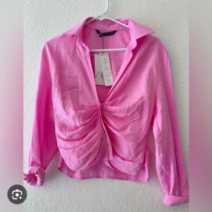 Rosa skjortblus - Sparsamt använd - mycket fint skick!🌸 Från Zara. 