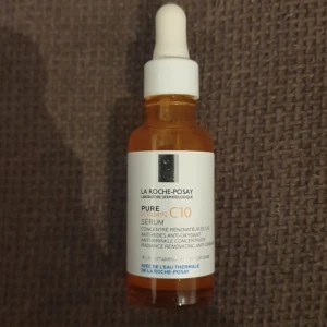 LaRochePosay vitamin c10-serum - LaRochePosay purevitamin c10 serum  30ml. Nyskick. Nypris ca 480kr Mitt pris 200kr Info, ett effektivt anti-aging serum anpassad för känslig hud som hjälper till att motverka rynkor, och ger en jämnare hudton med mer lyster